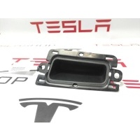 Ручка открывания багажника Tesla Model X 2017 1050409-00-D