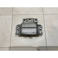 Опора двигателя левая Volkswagen Golf (Mk6) VI (2008–2016) 2011 1K0199555CB