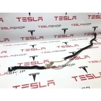 Патрубок (трубопровод, шланг) Tesla Model X 2017 1048148-99-F,1072841-00-A