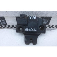 Замок крышки багажника Toyota Camry V70