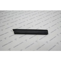 Уплотнитель капота LH Land Rover Range Rover Sport L494 2013 LR034448