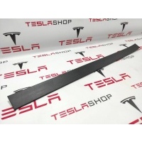 молдинг двери передней правой Tesla Model X рест. 2022 1035120-00-E