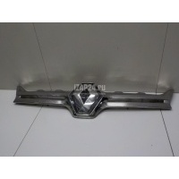 Накладка на решетку радиатора Renault Duster 2012 623827948R