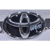 Эмблема решетки радиатора Toyota Camry V70 Restail