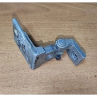 Петля двери передней правой верх audi a4 8D0831402A