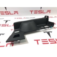 Пластик салона Tesla Model X 2019 1035563-00-C,1054822-00-A
