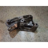 Кронштейн двигателя правый Renault Megane II (2003 - 2009) 8200072652