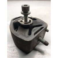 Подушка крепления кпп Volkswagen Passat B5 1999 8D0399151H