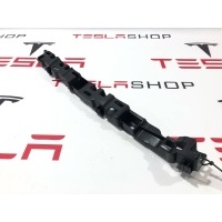 Кронштейн салона левый нижний Tesla Model X 2019 1050784-00-C