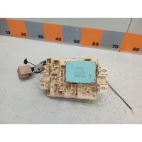 Блок предохранителей Toyota RAV4 XA10, SXA10, SXA15 1997 8273242020