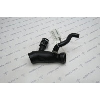 Воздуховод впускной (нижний) от КВФ на турбину Land Rover Range Rover Sport L494 2013 LR084060