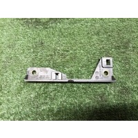 кронштейн Audi Q7 2005> 7L0864456