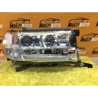 Фара Перед. Toyota Land Cruiser 200 2015-2021 8110560K10