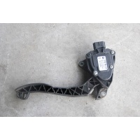Педаль 180101626r renault master iii