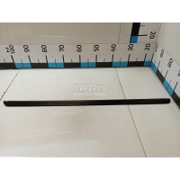 Накладка стекла переднего правого Renault Sandero (2009 - 2014) 8200760257