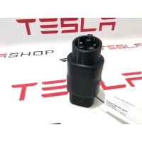 переходник для зарядки Tesla Model Y 2022 1067348-00-B
