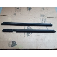 Уплотнитель стекла бархотка Volvo XC90 2 31352708