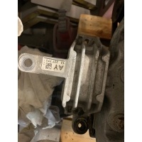 Лапа подушка двигателя insignia 2.8 13227771
