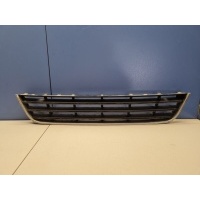 Решётка в бампер центральная Volkswagen Passat B6 2005-2010 3C0853671C9B9