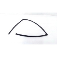 Уплотнитель стекла двери Toyota RAV4 XA50 2021 6815142121