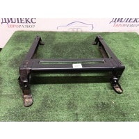 кронштейн Audi Q7 2005> 7L0881677G