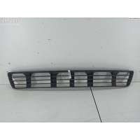 Решетка (заглушка) в бампер Перед. Audi A4 B5 (1994-2001) 1998 8D0807683