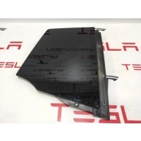 форточка двери задней правой Tesla Model X рест. 2022 1055274-00-G,1055274-97-G