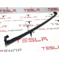 уплотнитель Tesla Model X рест. 2022 1072080-00-B,1072080-80-D