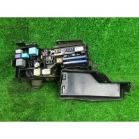 блок реле и предохранителей Toyota Camry XV40 2009 8272006101