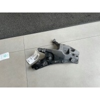 Volvo s60 v60 крепление крыла правая 31468232