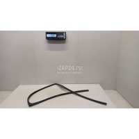 Уплотнитель стекла двери Toyota Highlander II (2007 - 2013) 6814248040