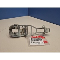 Кронштейн ручки двери передней левой Volkswagen Touareg 2002-2010 7L0837885E