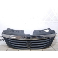 Решетка радиатора Renault Logan 1 LS Рестайлинг 2009-2015 8200752748