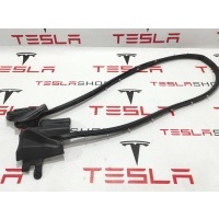 Уплотнитель Tesla Model S 2018 6009593-00-D