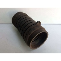 Патрубок воздушного фильтра Volkswagen Transporter T4 1994 074129627A