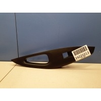Накладка кнопки стеклоподъемника задняя левая Toyota Corolla E21 2019- 7427202820