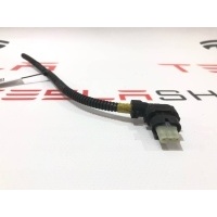 Разъем (фишка) проводки Tesla Model 3 2020 1067959-00-E
