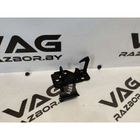 Замок капота Volkswagen Touareg 1 2007 8D0823480B