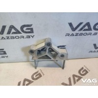 Кронштейн Audi A8 D4 (S8) 2012 4H0857022A