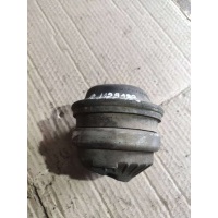Подушка крепления двигателя Mercedes C W203 2002 2032401217