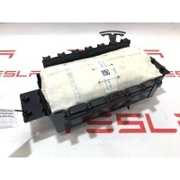 Подушка безопасности пассажира Tesla Model 3 2020 1077823-00-G,1077824-CN-F