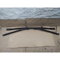 Распорка стоек Audi Q5 8R 2009 8R0805629A