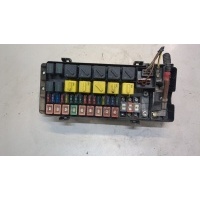 Блок предохранителей Land Rover Discovery 2 1998-2004 1999 YQE103800
