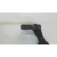 Переключатель отопителя (печки) Mitsubishi Pajero / Montero 2000-2006 2001 mr500648