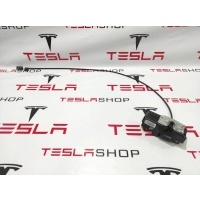 замок двери задней правой Tesla Model S 2018 6008914-00-D