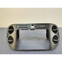 Volkswagen гольф v плюс решетки вентилятора центральная 5m0858071j