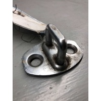 Ответная часть (скоба) замка двери Volkswagen Passat B5 2003 3B0837033AC