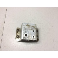 Кронштейн усилителя заднего бампера правый Toyota RAV 4 (2000 - 2005) 5832342010