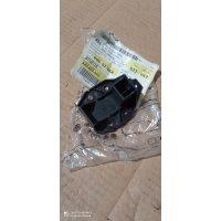 Крепление бампера передняя audi a6 c8 a7 4k0807333