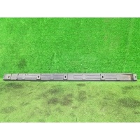 Накладка внутренняя на порог правая Mercedes-Benz M-Класс W164 рест. W164 2009 A1646981030